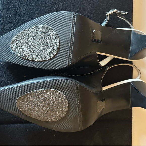 Lands End spectator pumps.  Black and White. Kitten heel, size 9.5. - Picture 11 of 11